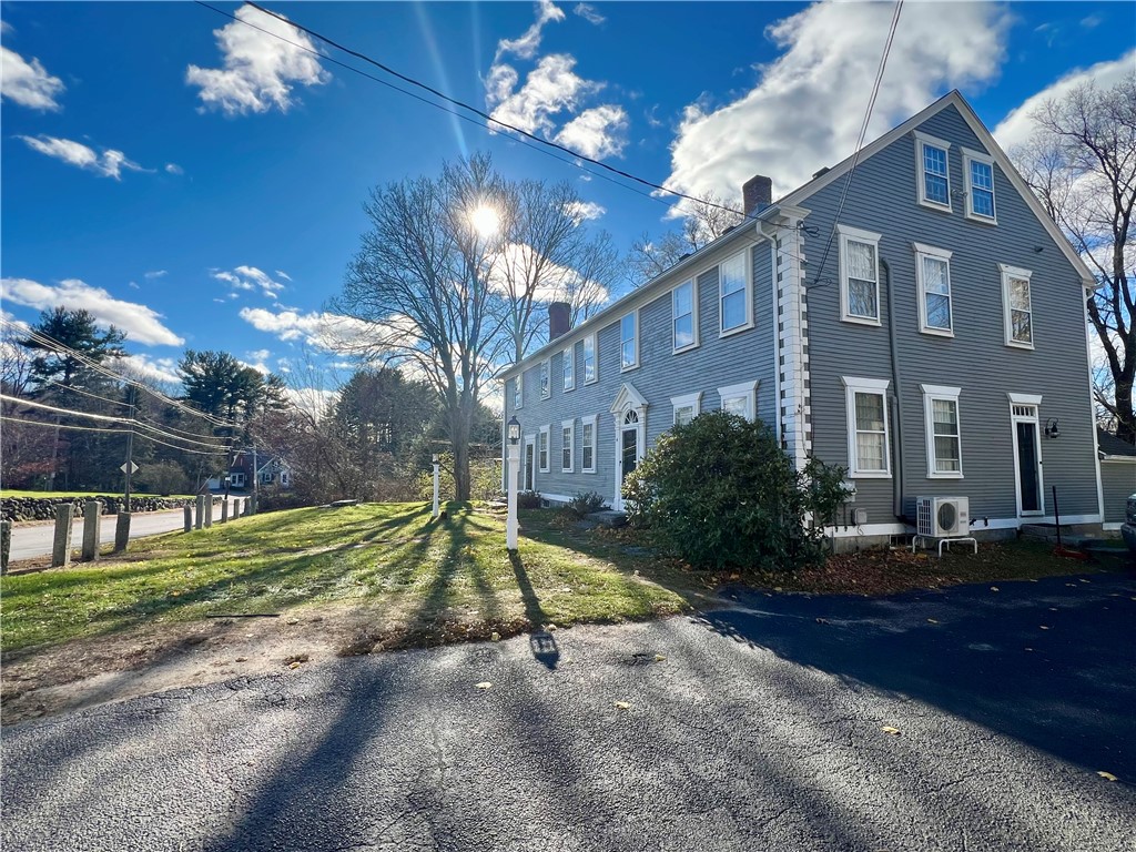 4 Limerock Road, Unit 1 Smithfield, RI 02917 - Photo 3 of 40