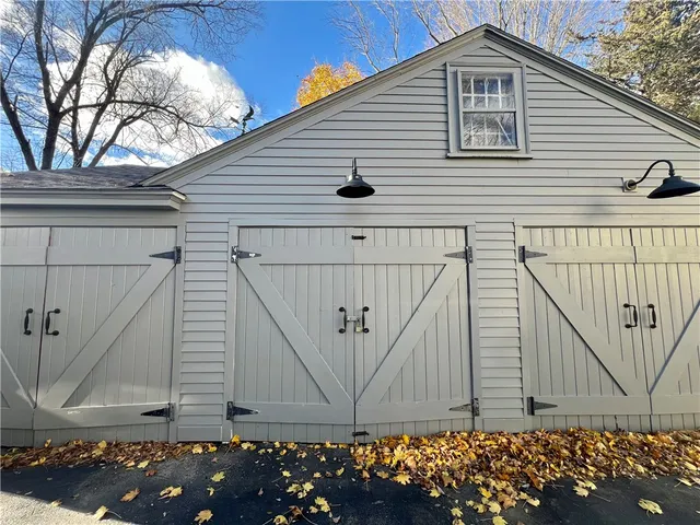 $2,195 | 4 Limerock Road, Unit 1, Smithfield, RI 02917