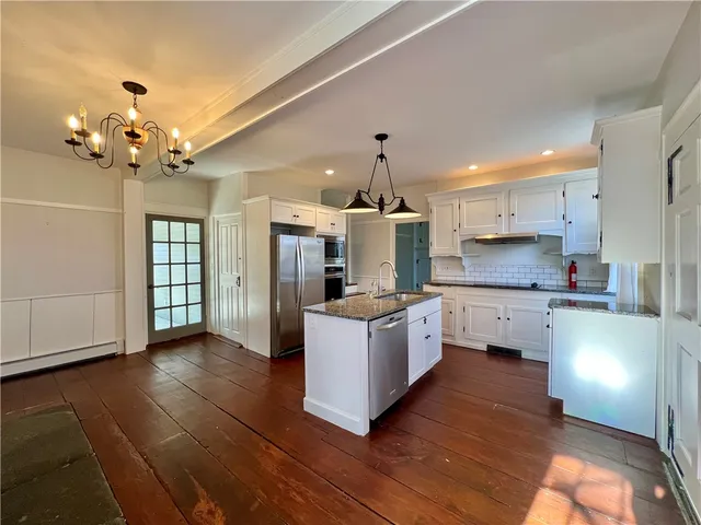 $2,195 | 4 Limerock Road, Unit 1, Smithfield, RI 02917