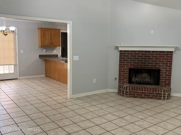 $1,900 | 103 Live Oaks Boulevard, Pearl, MS 39208
