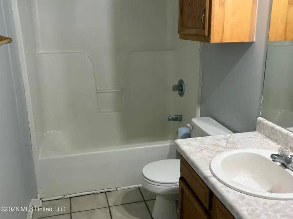 $1,900 | 103 Live Oaks Boulevard, Pearl, MS 39208
