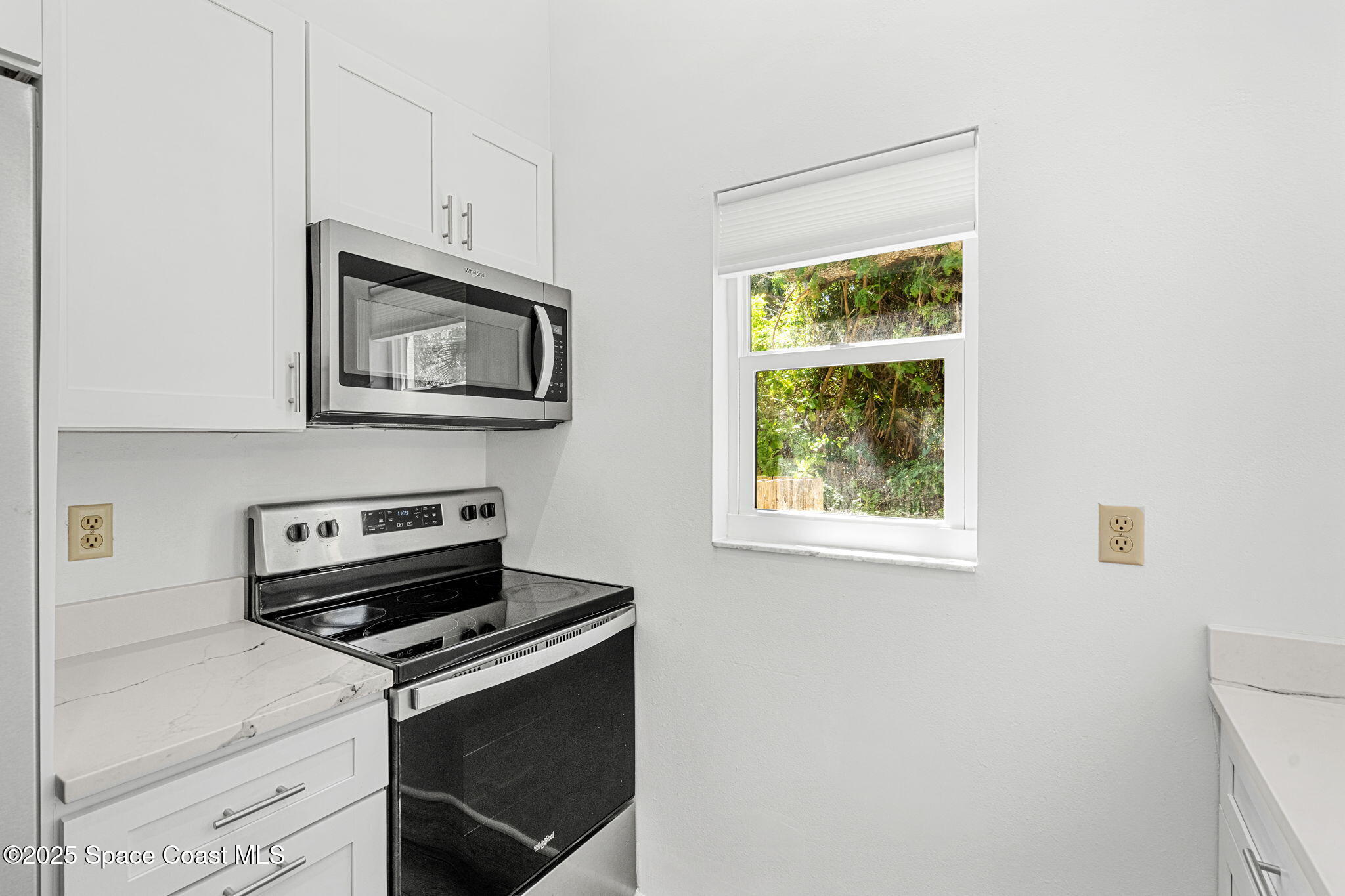 3334 Wind Surf Way Melbourne Beach, FL 32951 - Photo 6 of 42 6-web-or-mls-DSC09516-HDR