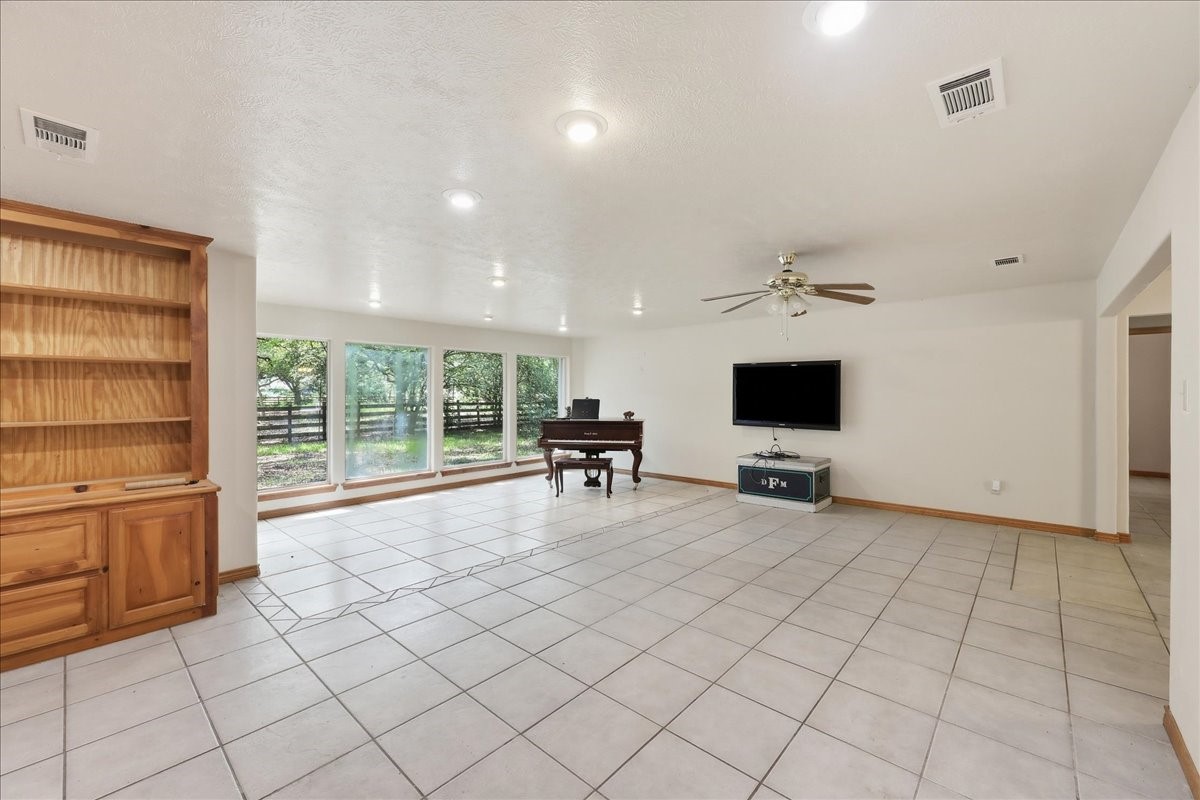 46721 Interstate 10 Winnie, TX 77665 - Photo 14 of 38
