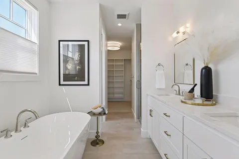 $1,299,000 | 5621 Buffington Lane, Shorewood, MN 55331