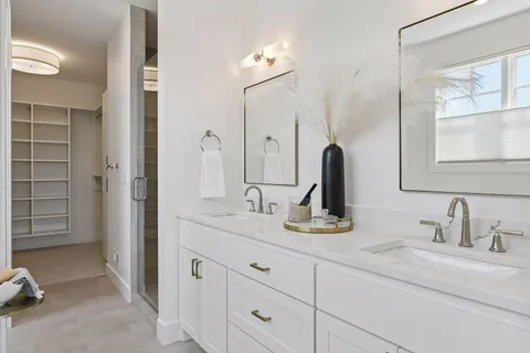 $1,299,000 | 5621 Buffington Lane, Shorewood, MN 55331