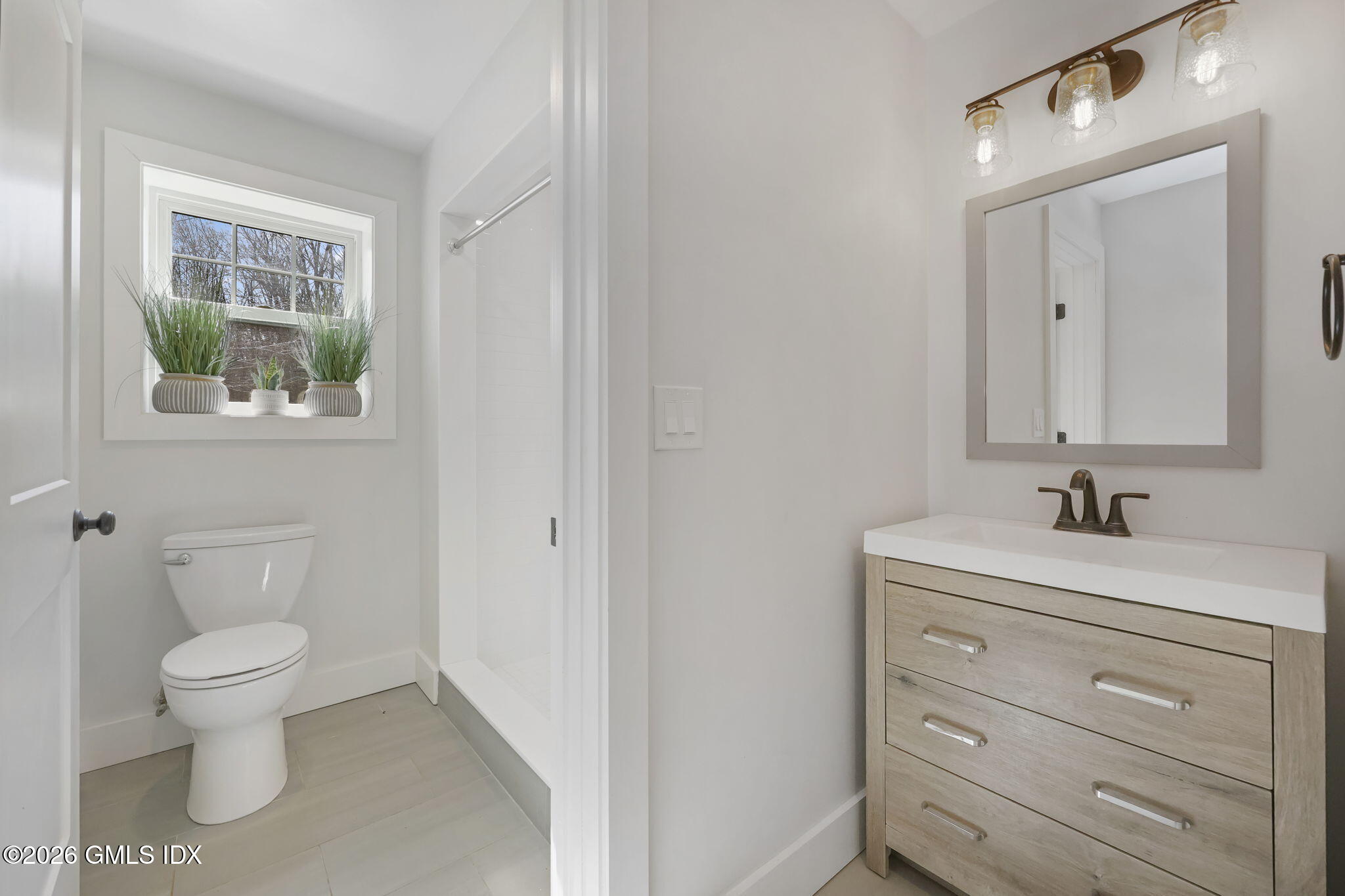 39 Hunting Ridge Road, Unit 2 Greenwich, CT 06831 - Photo 13 of 17 12-web-or-mls-39-hunting-ridge-rd