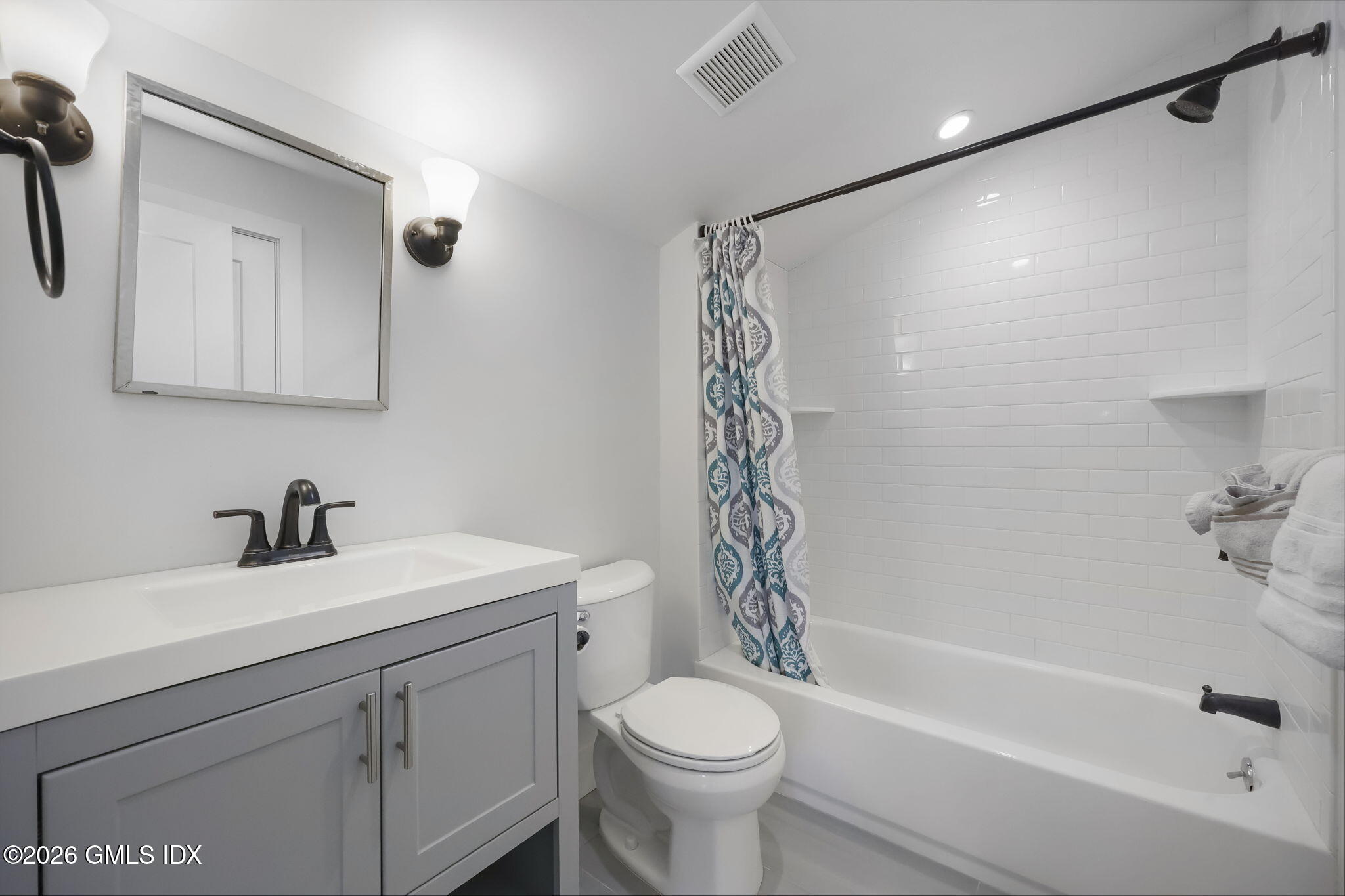 39 Hunting Ridge Road, Unit 2 Greenwich, CT 06831 - Photo 7 of 17 6-web-or-mls-39-hunting-ridge-rd