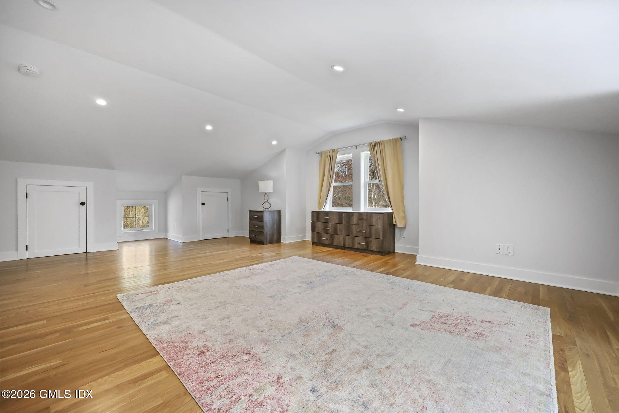 39 Hunting Ridge Road, Unit 2 Greenwich, CT 06831 - Photo 8 of 17 7-web-or-mls-39-hunting-ridge-rd