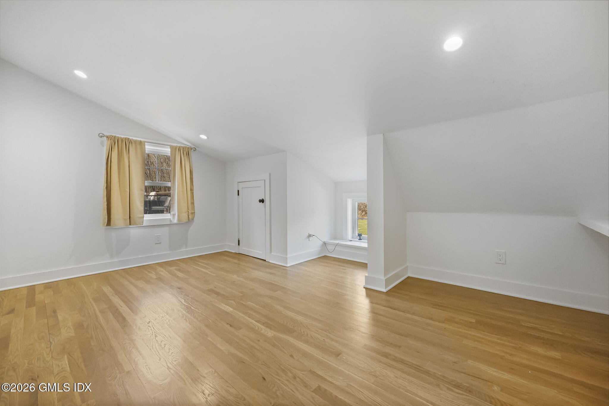 39 Hunting Ridge Road, Unit 2 Greenwich, CT 06831 - Photo 9 of 17 8-web-or-mls-39-hunting-ridge-rd