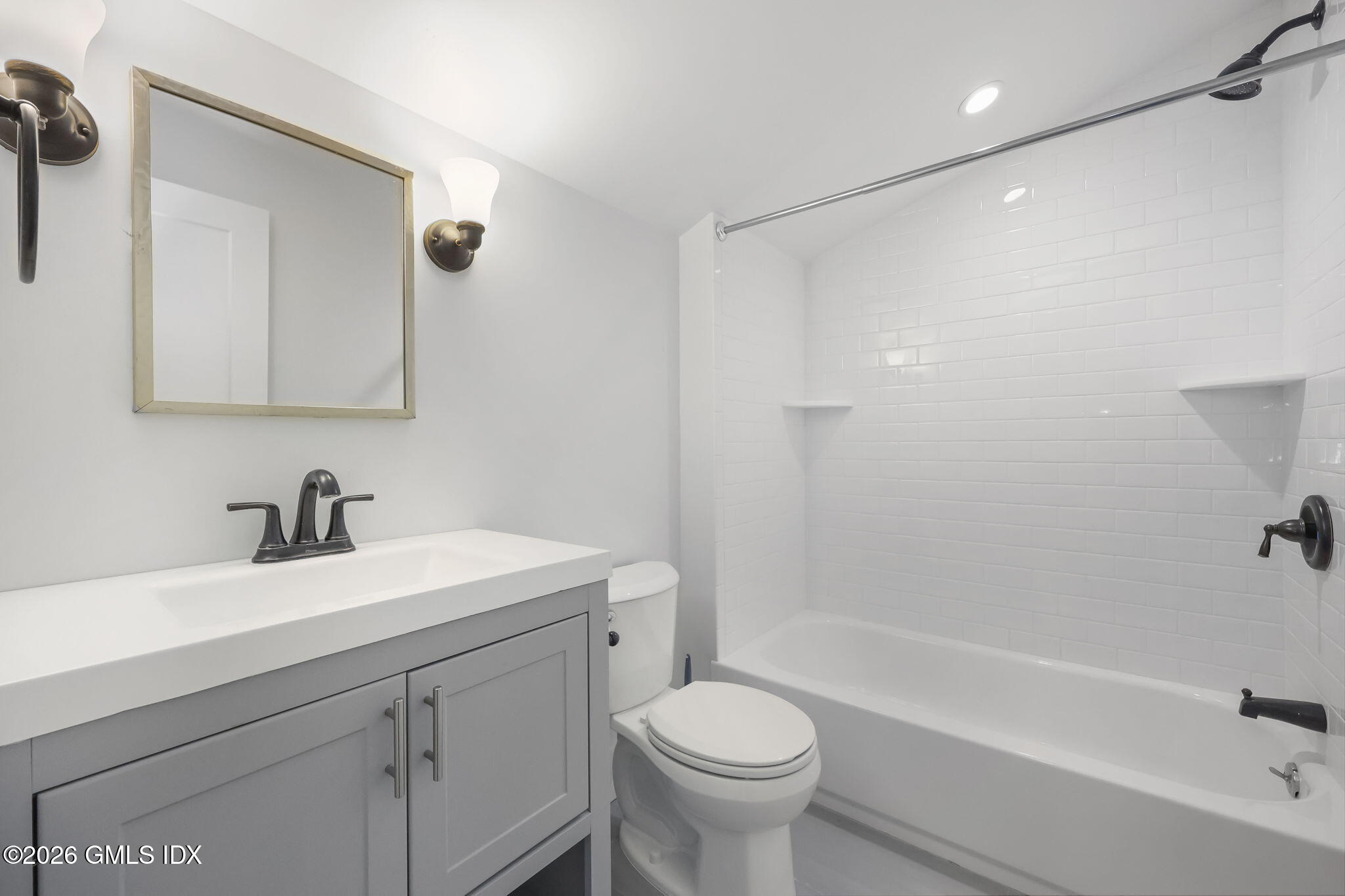 39 Hunting Ridge Road, Unit 2 Greenwich, CT 06831 - Photo 10 of 17 9-web-or-mls-39-hunting-ridge-rd