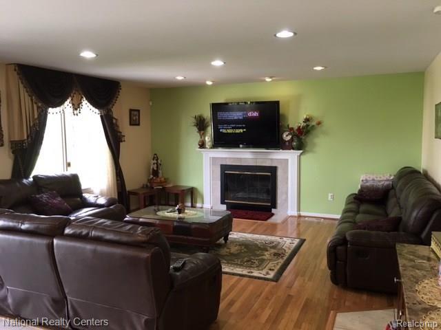 2427 Maplecrest Road Sterling Heights, MI 48310 - Photo 7 of 25 IMG_1226.JPG