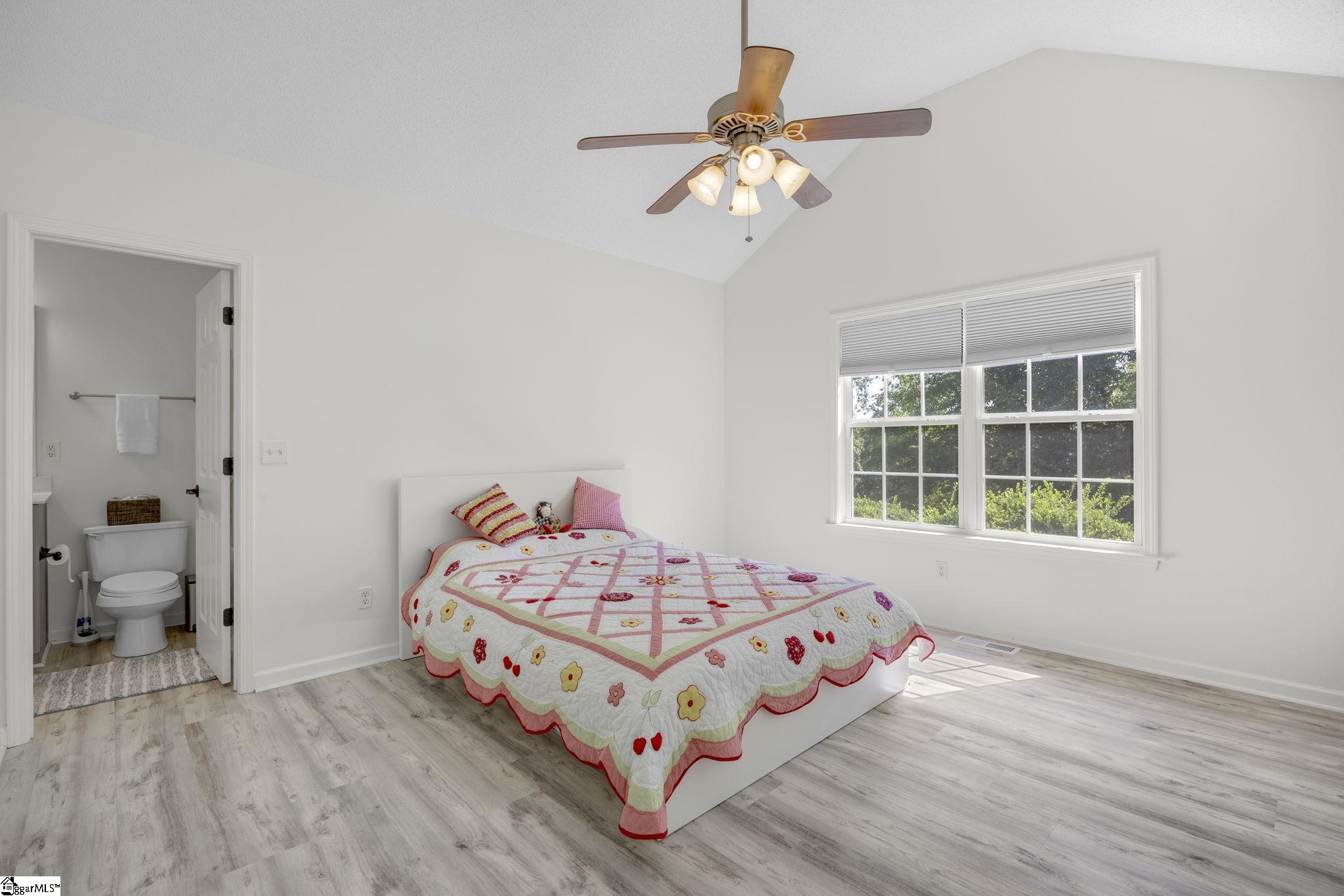 124 East King Road Greer, SC 29651 - Photo 18 of 39