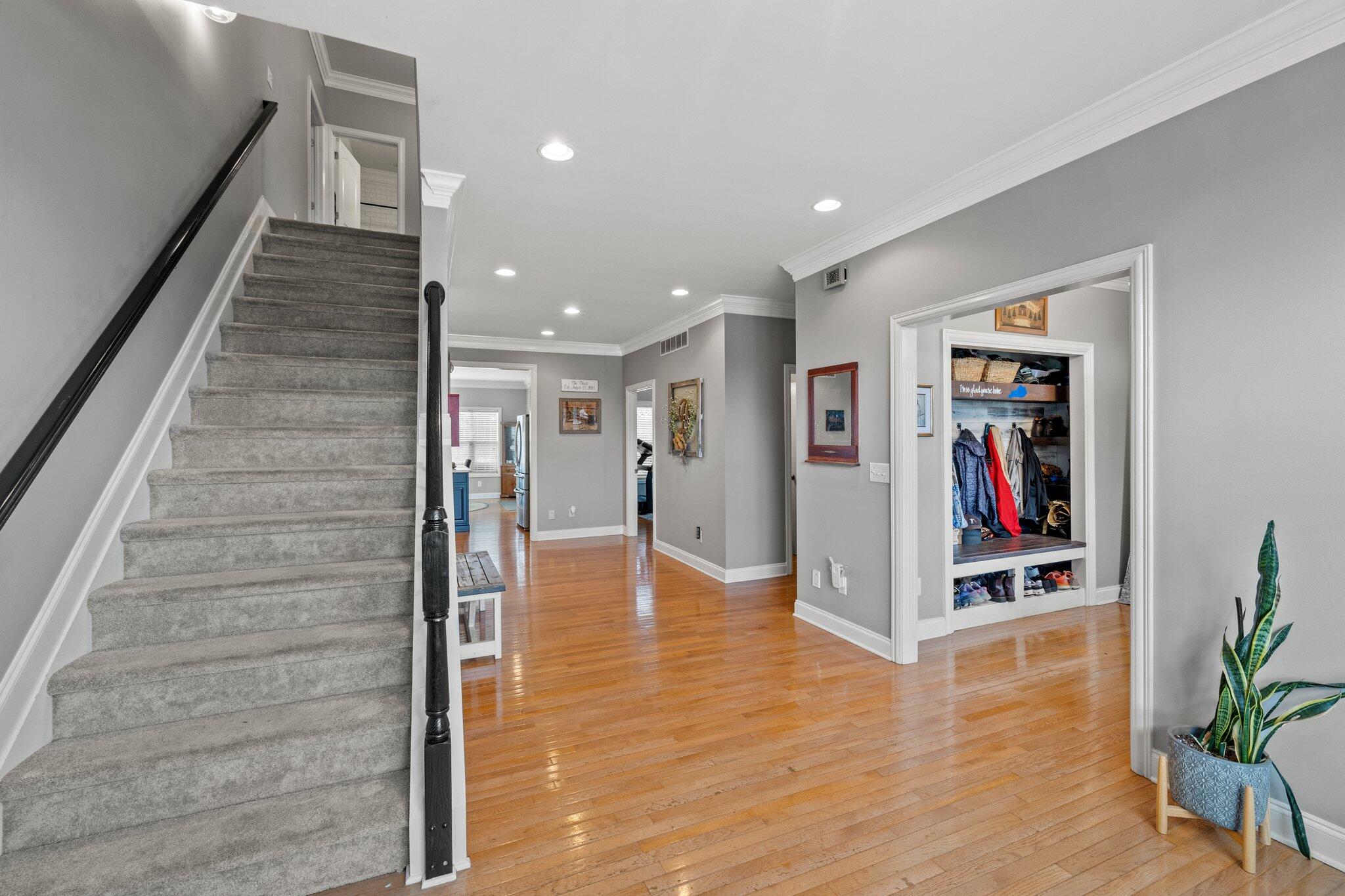6-web-or-mls-175-coachman-pl