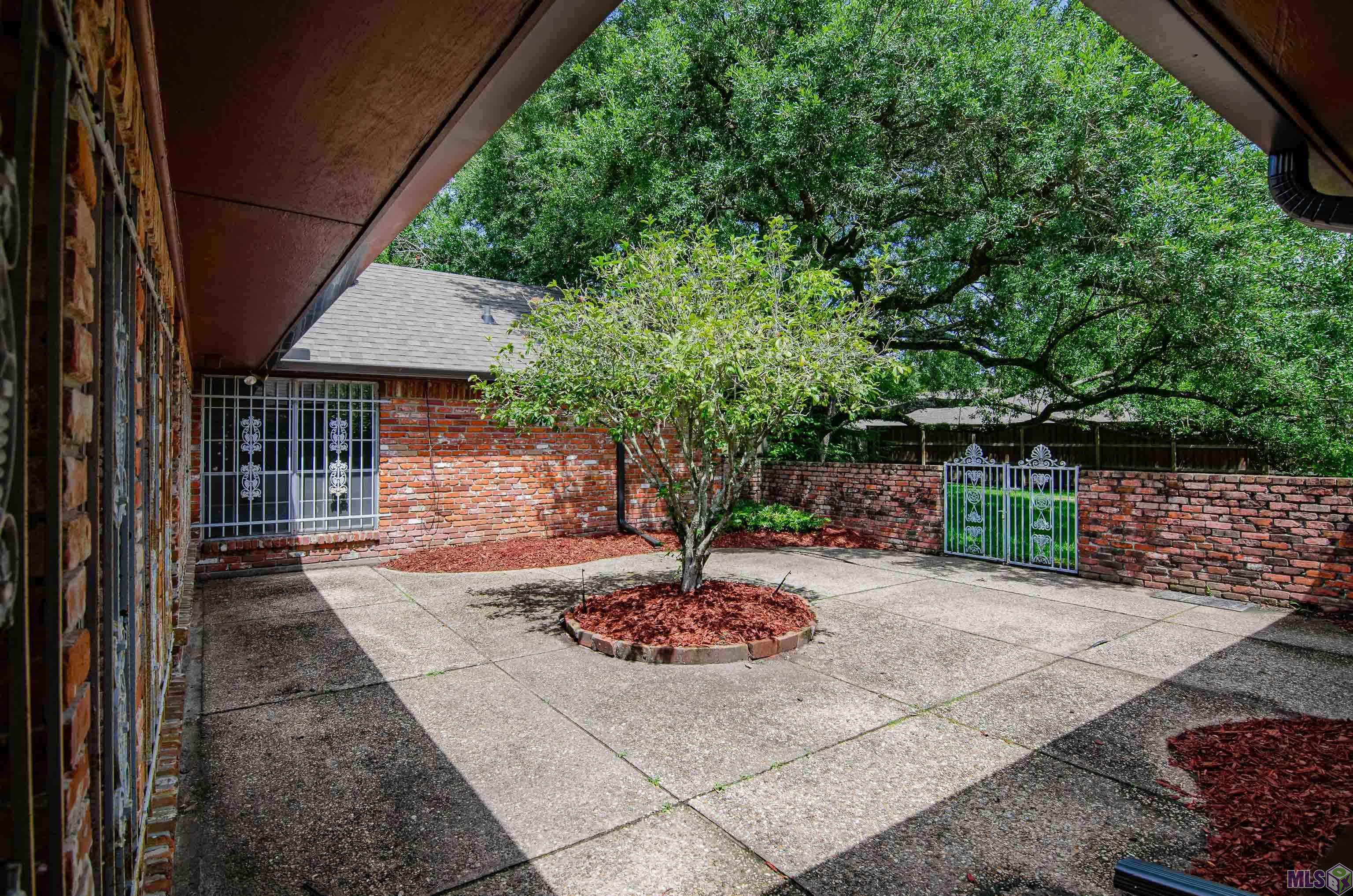 7421 Rienzi Boulevard Baton Rouge, LA 70809 - Photo 4 of 22