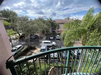 $370,000 | 2039 Southeast 10th Avenue, Unit 517, Fort Lauderdale, FL 33316