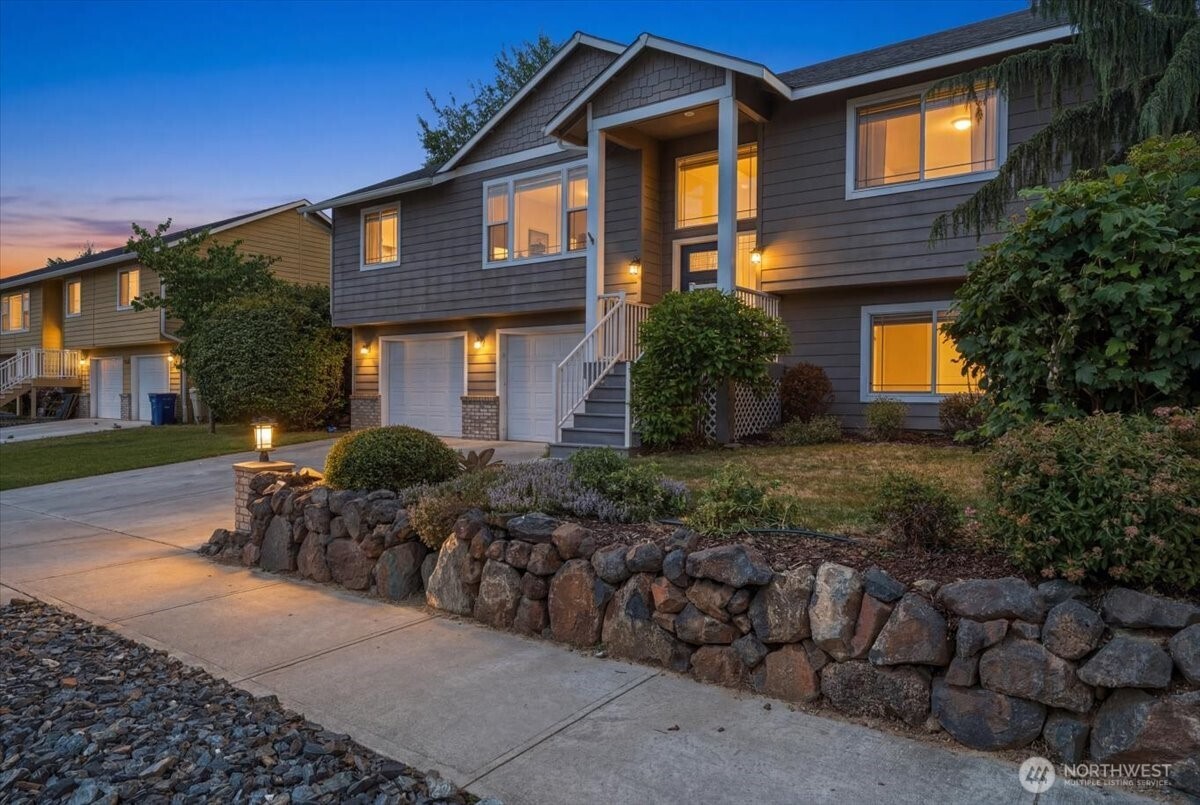 2132 West Honeysett Road Wenatchee, WA 98801 - Photo 2 of 38