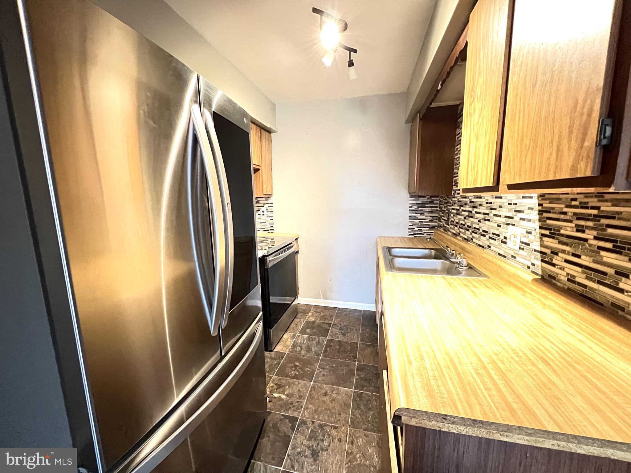3 Turnbridge Road Newark, DE 19713 - Photo 6 of 18 Kitchen