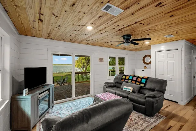 $295,000 | 10131 County Road 3705, Quinlan, TX 75474