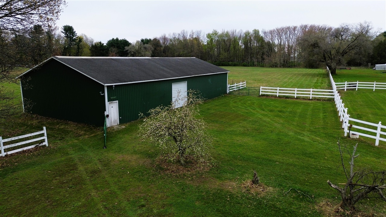 1155 South Bainbridge Center Road Benton Harbor, MI 49022 - Photo 19 of 47