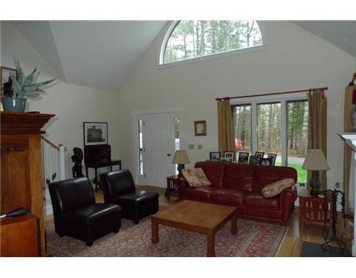 80 Riverside Drive Camden, ME 04843 - Photo 7 of 20 Living Room.