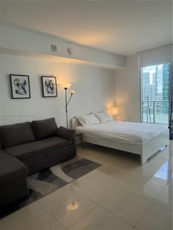 $2,800 | 1300 Brickell Bay Drive, Unit 2000, Miami, FL 33131