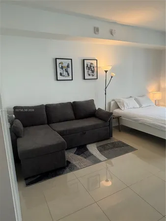 $2,800 | 1300 Brickell Bay Drive, Unit 2000, Miami, FL 33131