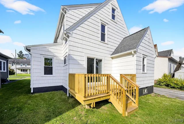 $2,700 | 363 Hickok Avenue, Syracuse, NY 13206
