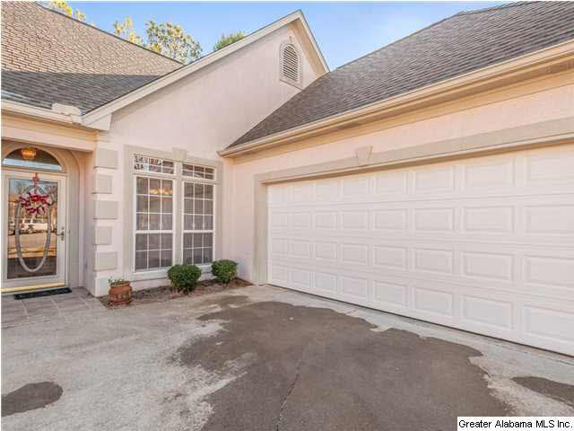 208 Creden Circle Alabaster, AL 35007 - Photo 2 of 31