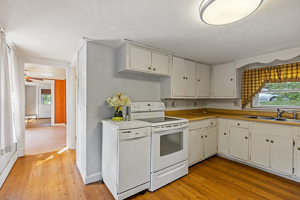 32 Murray Street Augusta, ME 04330 - Photo 15 of 26 16_BP5A0198_DxO_mls