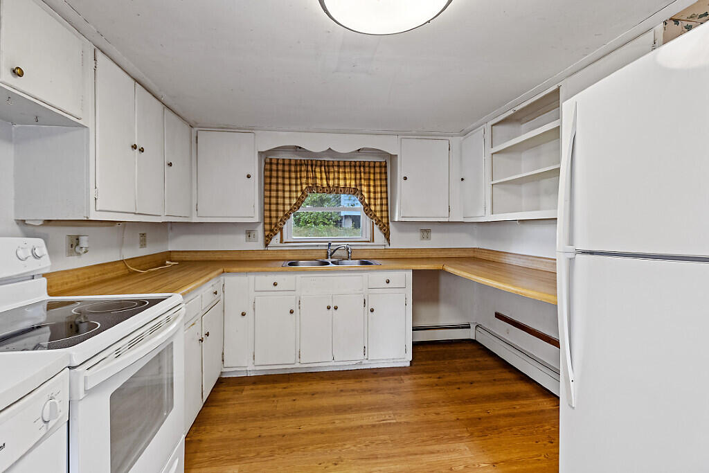 32 Murray Street Augusta, ME 04330 - Photo 16 of 26 17_BP5A0201_DxO_mls