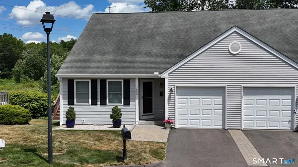 $324,900 | 1943 Logans Way, Windsor, CT 06095