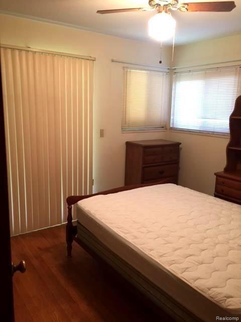 18400 Stephens Eastpointe, MI 48021 - Photo 12 of 26