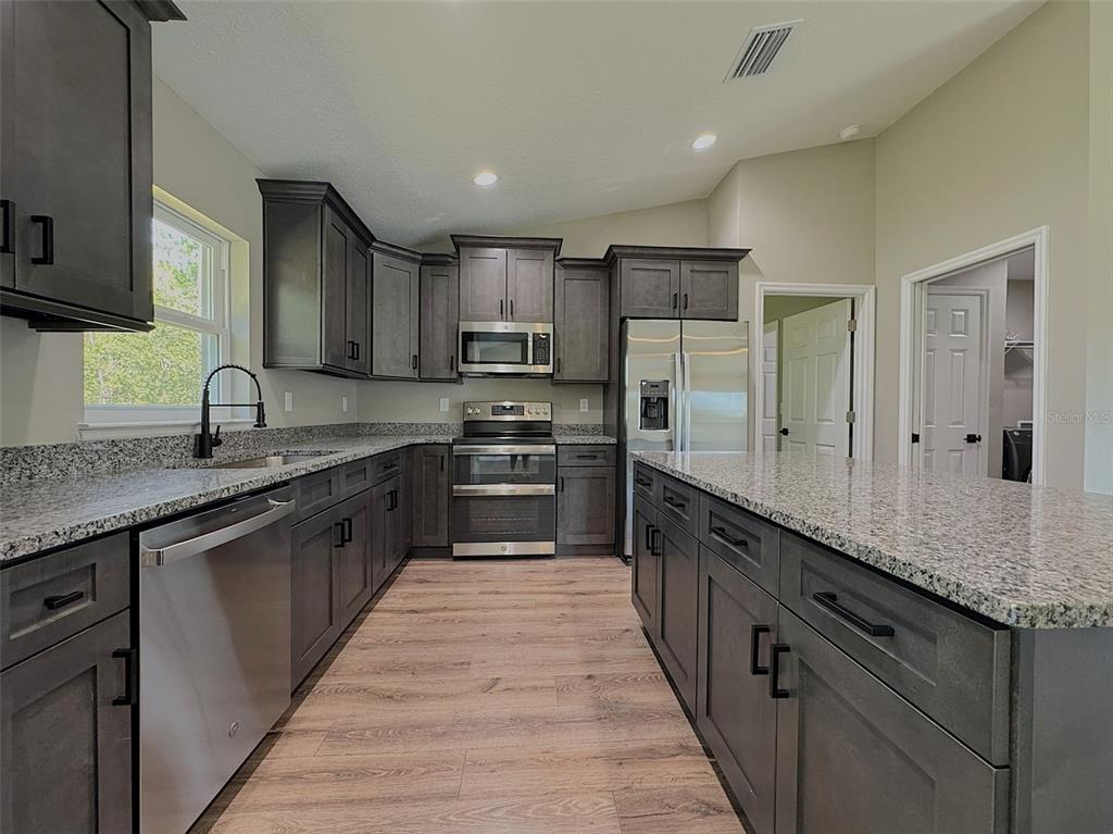 13144 Southwest 73rd Court Road Ocala, FL 34473 - Photo 3 of 33