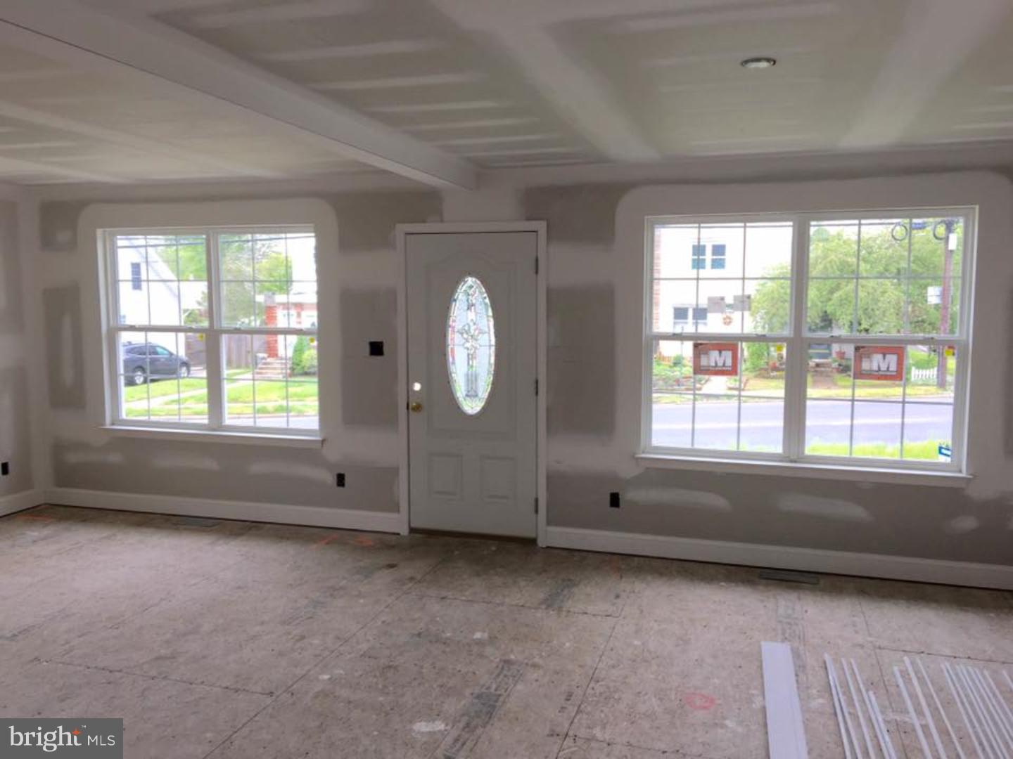 123 North Forklanding Road Maple Shade, NJ 08052 - Photo 3 of 7 Living Room