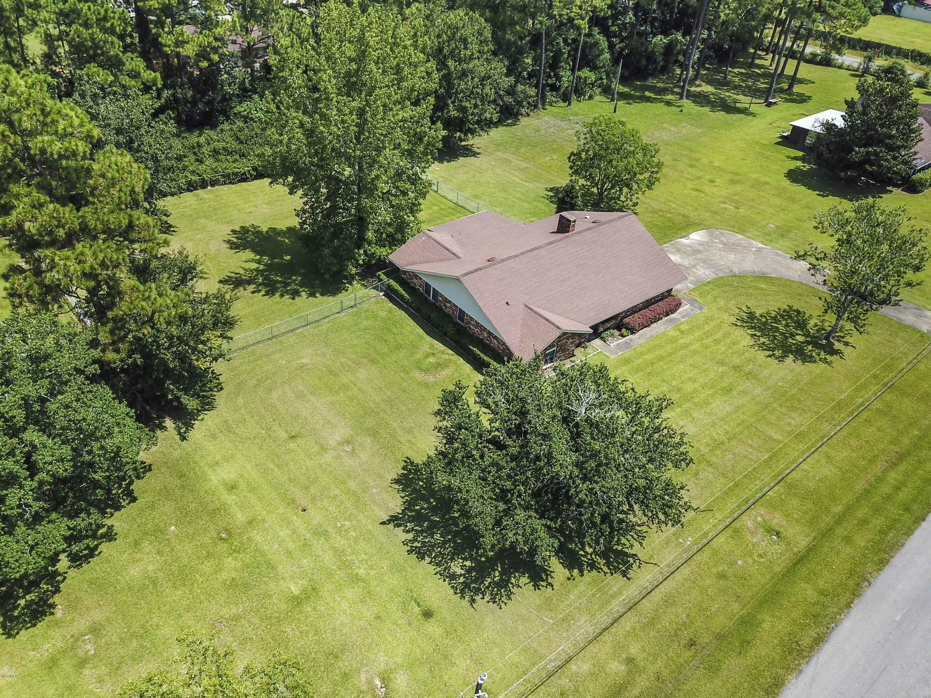 14316 Mays Road Gulfport, MS 39503 - Photo 21 of 31 027