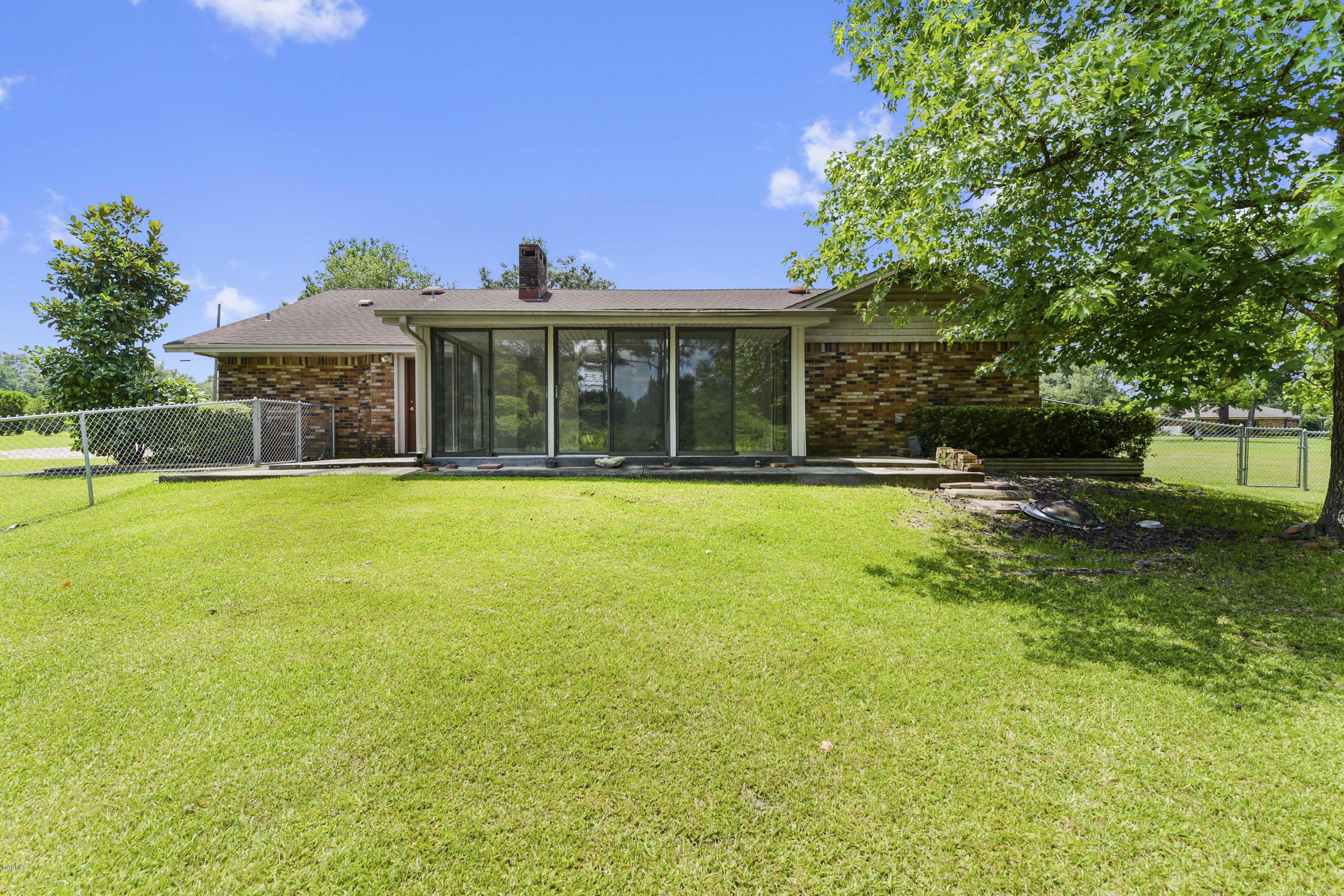 14316 Mays Road Gulfport, MS 39503 - Photo 25 of 31 025