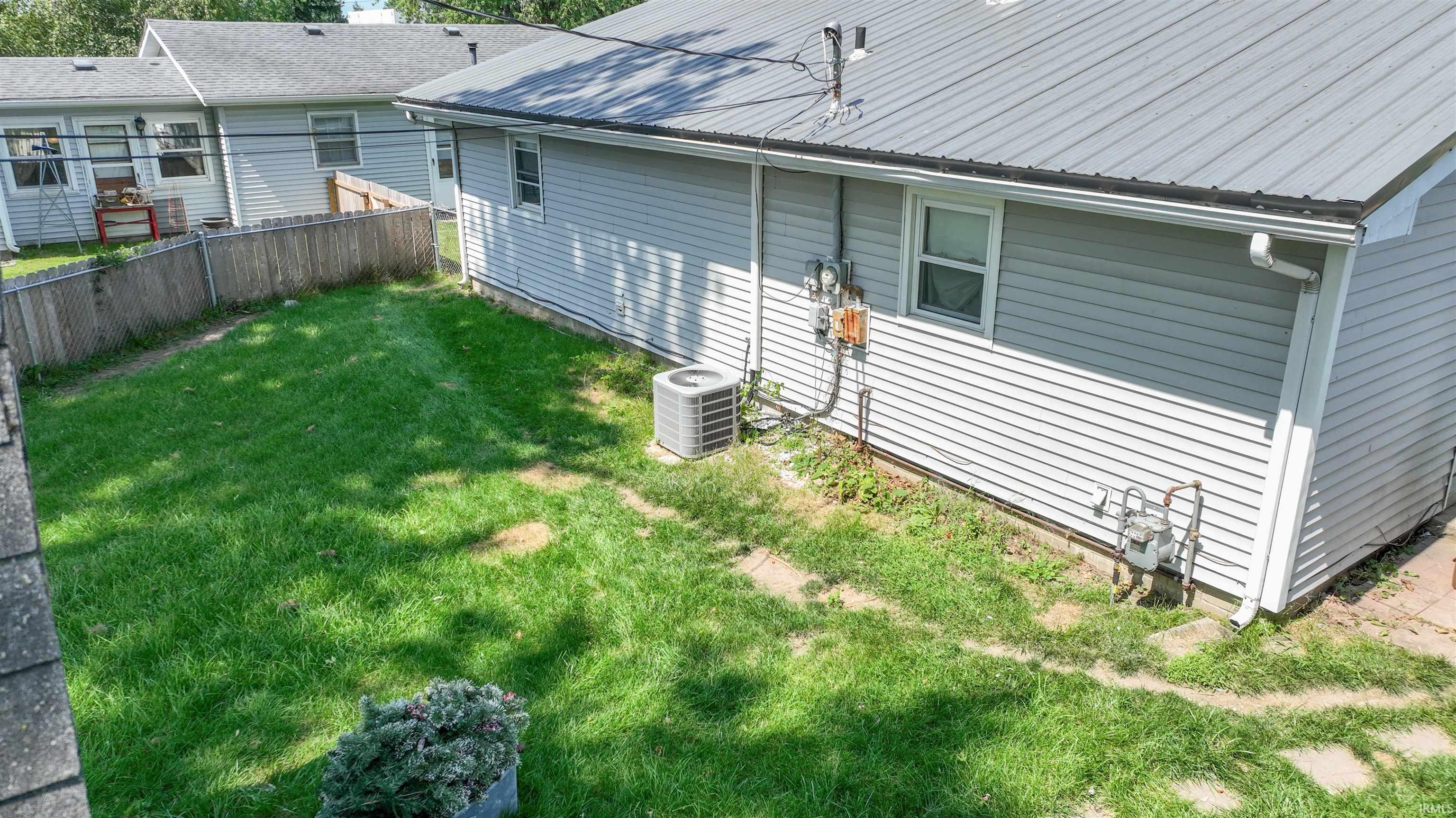 511 Freeman Drive Monticello, IN 47960 - Photo 4 of 16