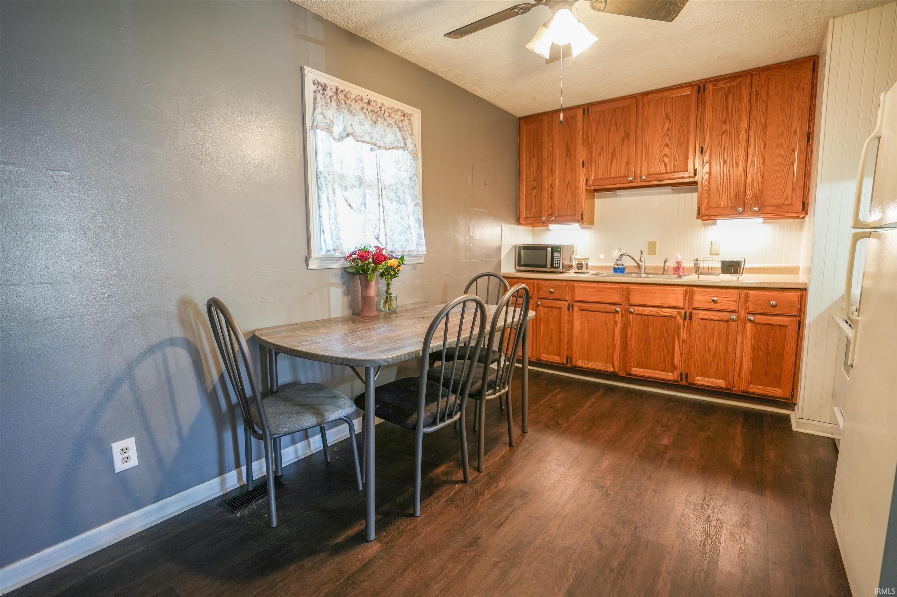 511 Freeman Drive Monticello, IN 47960 - Photo 9 of 16