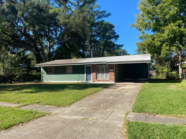 $1,200 | 719 Bluebell Street, Port Allen, LA 70767
