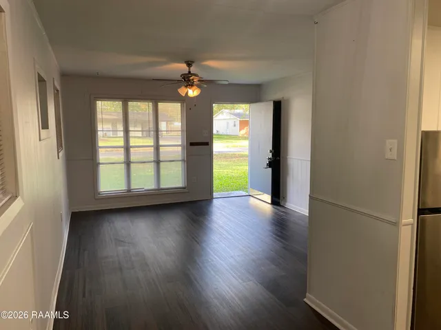 $1,200 | 719 Bluebell Street, Port Allen, LA 70767