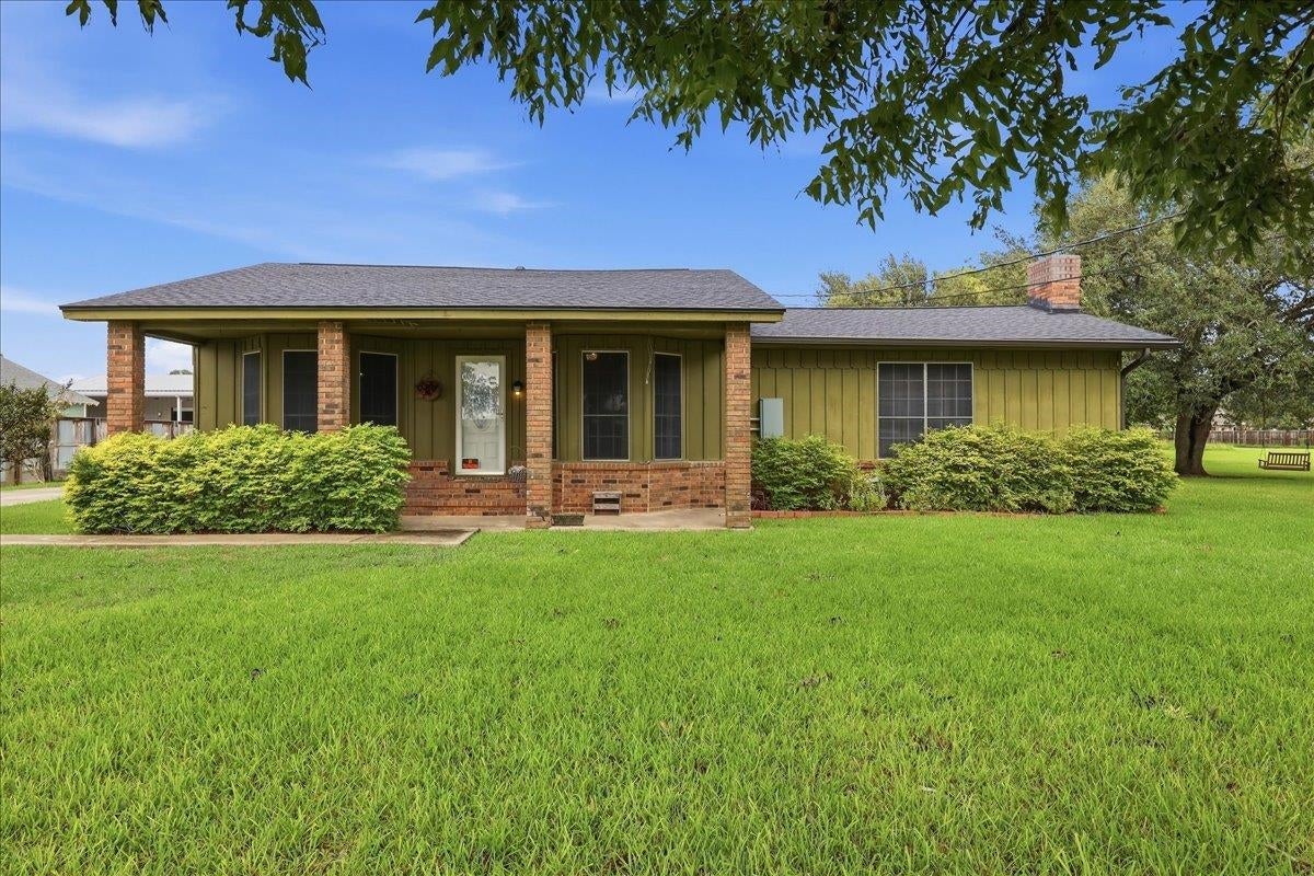 7966 Viterbo Road Nederland, TX 77627 - Photo 32 of 38 Gallery Image 32