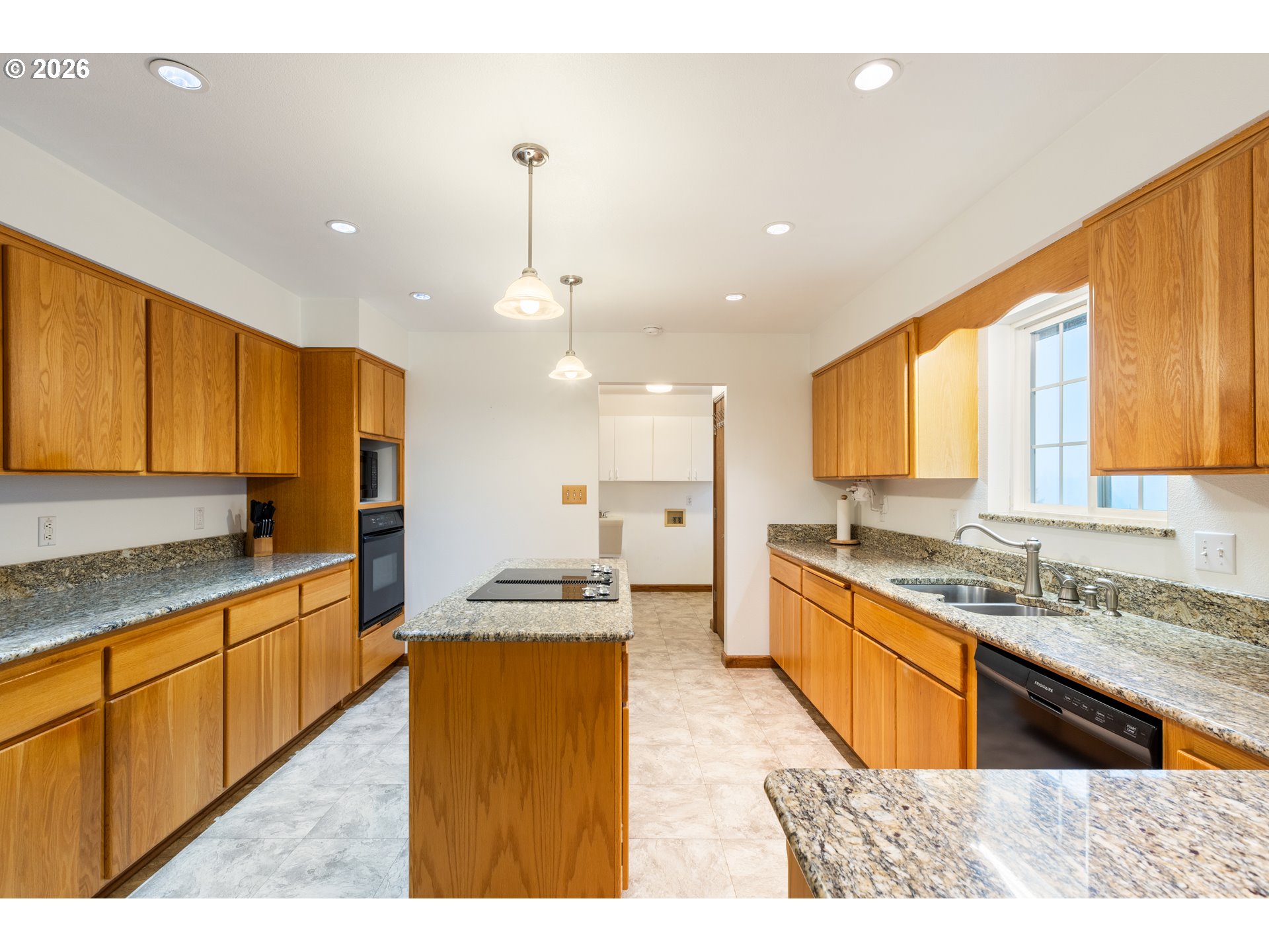 1720 Elgarose Road Roseburg, OR 97471 - Photo 15 of 48