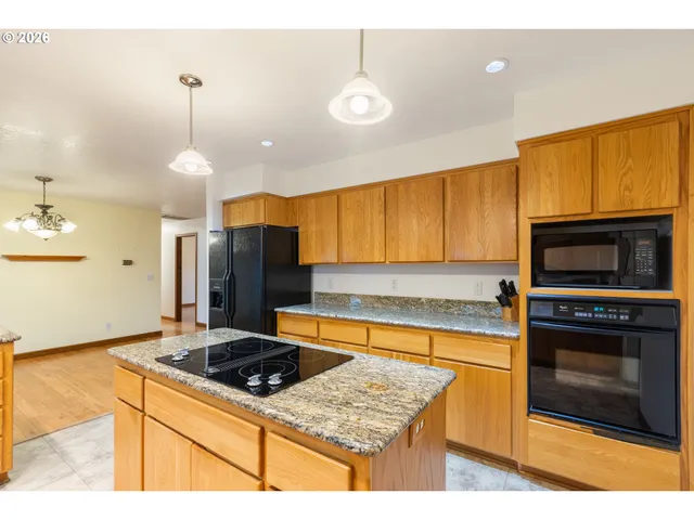 $639,000 | 1720 Elgarose Road, Roseburg, OR 97471