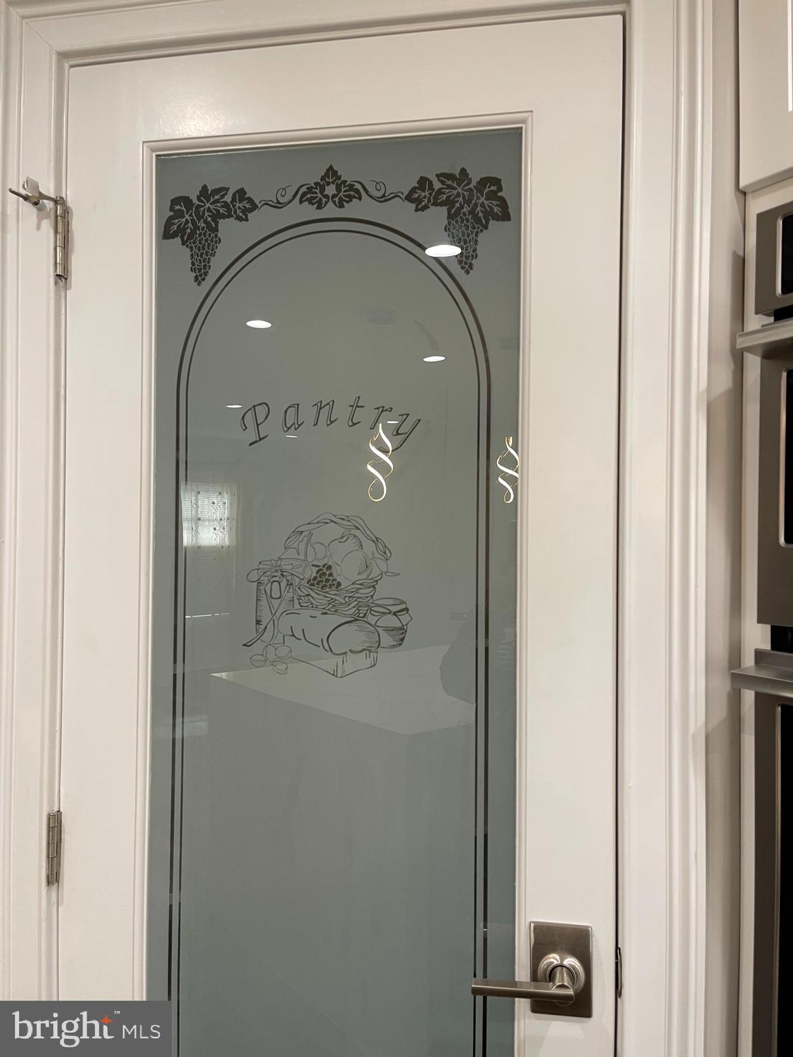 8240 Sinclair Mill Road Manassas, VA 20112 - Photo 10 of 64 Gallery Image 10