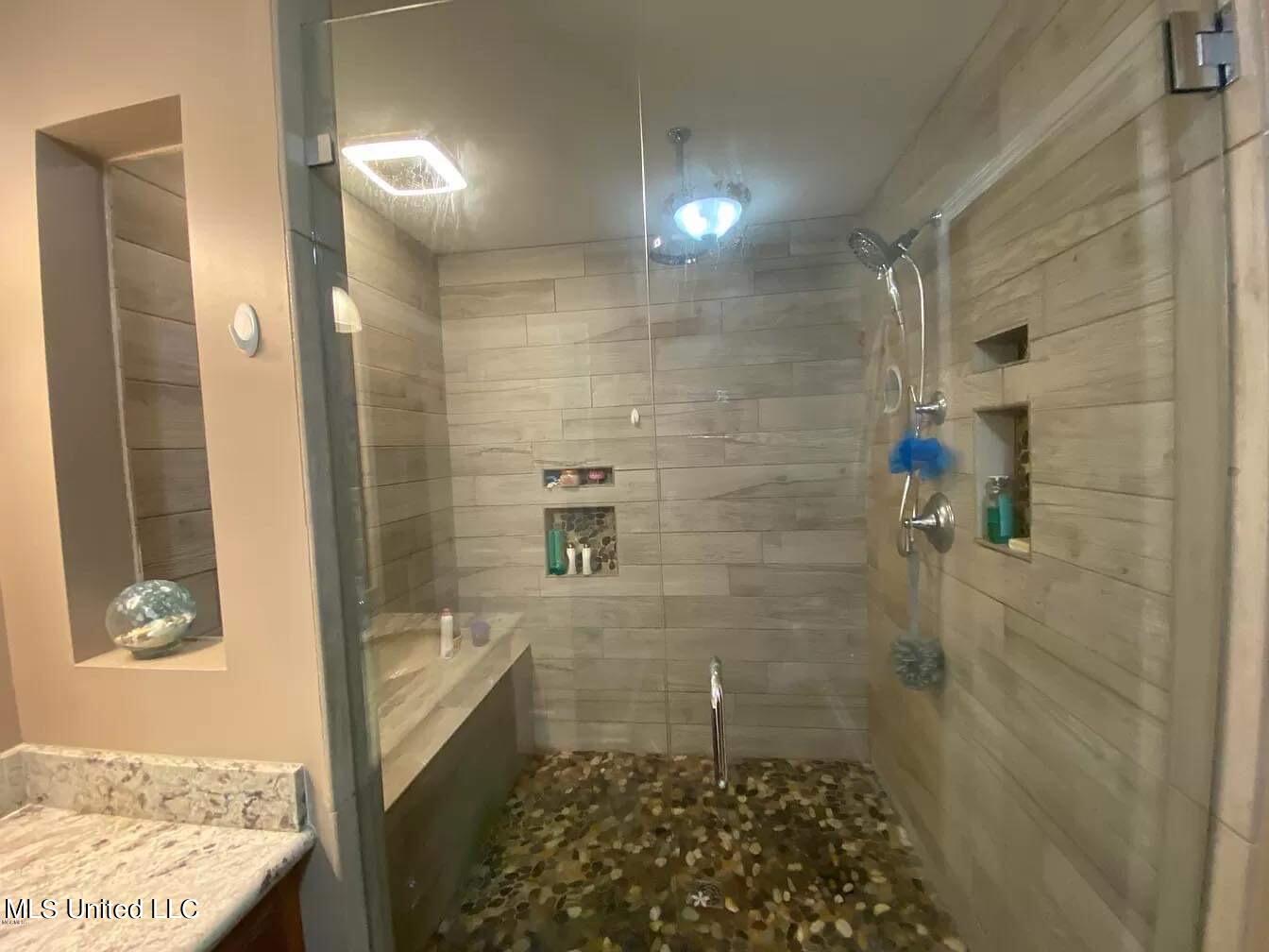 6105 McCormack Road Moss Point, MS 39562 - Photo 15 of 32 IMG_3920