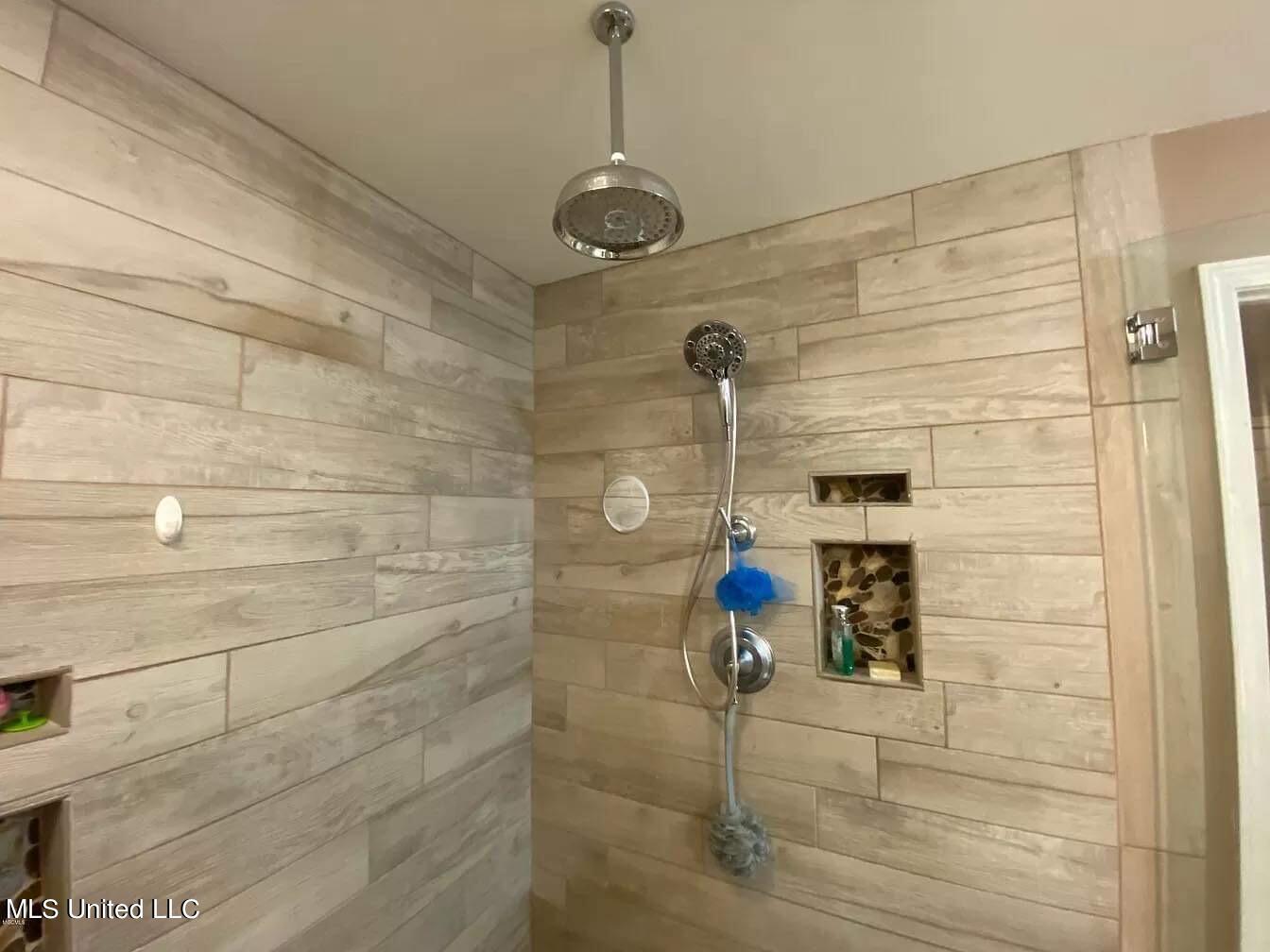 6105 McCormack Road Moss Point, MS 39562 - Photo 16 of 32 IMG_3918