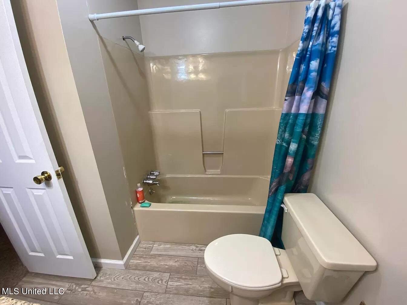 6105 McCormack Road Moss Point, MS 39562 - Photo 22 of 32 IMG_3911