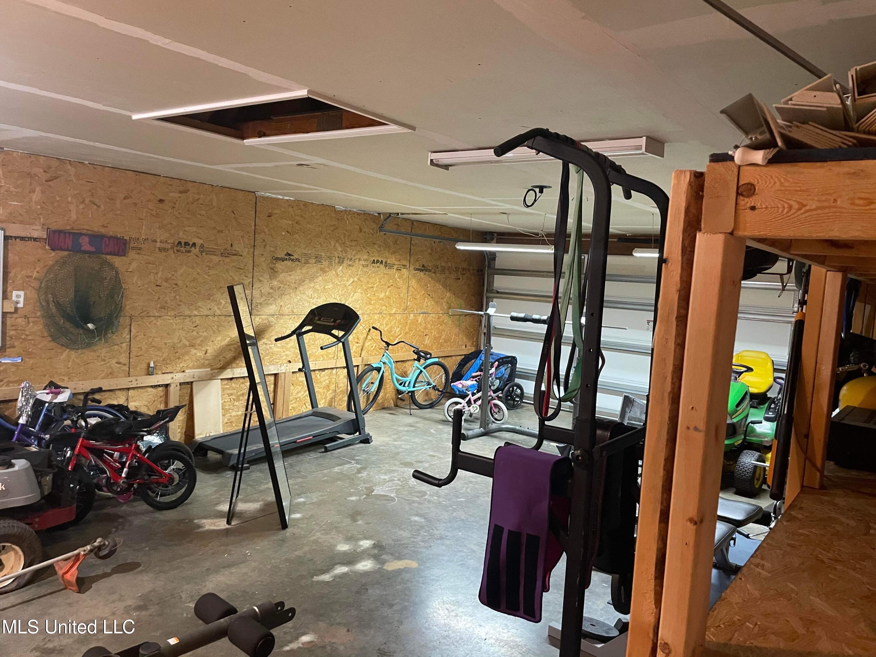 6105 McCormack Road Moss Point, MS 39562 - Photo 29 of 32 IMG_3943