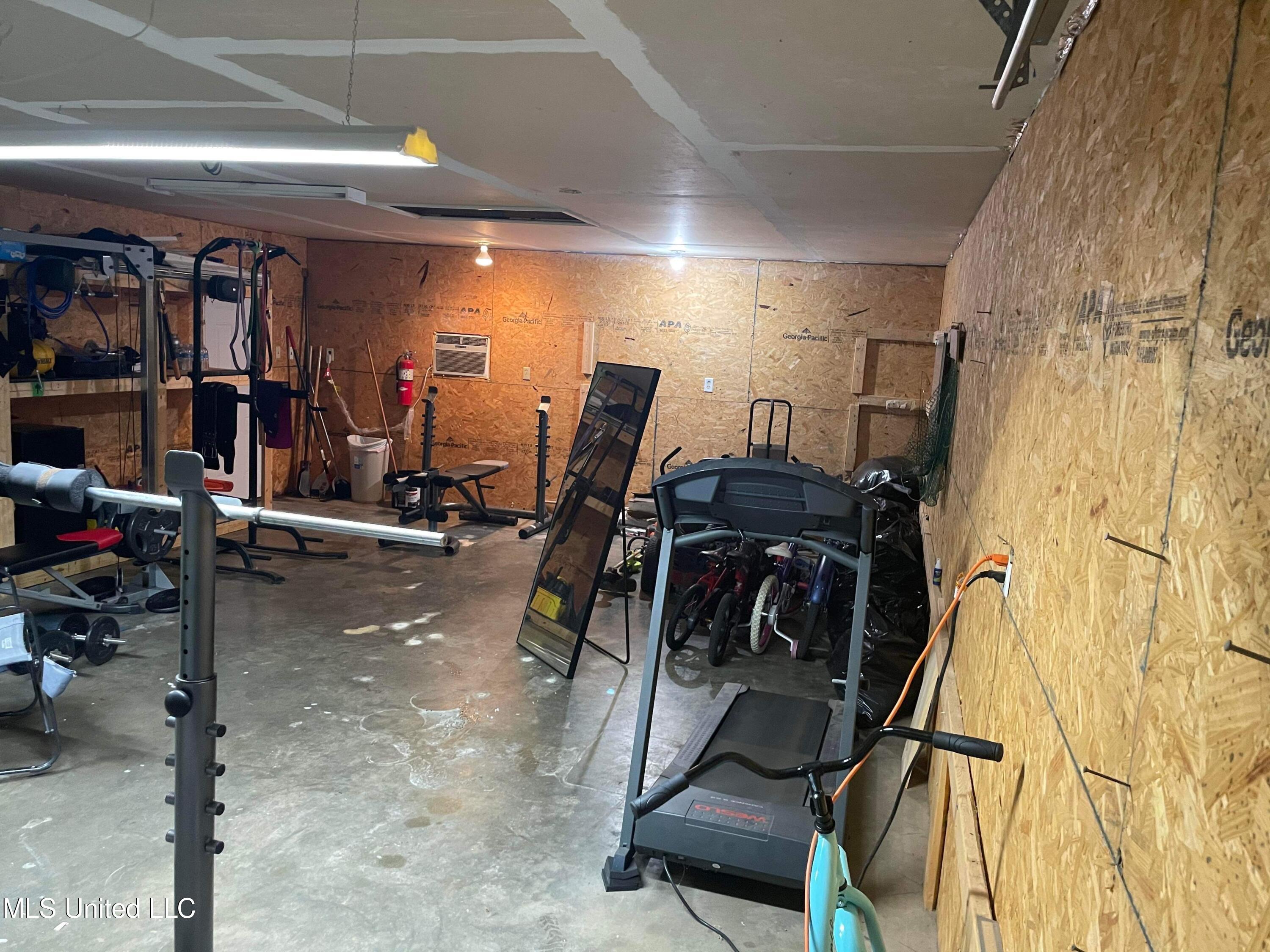 6105 McCormack Road Moss Point, MS 39562 - Photo 30 of 32 IMG_3944