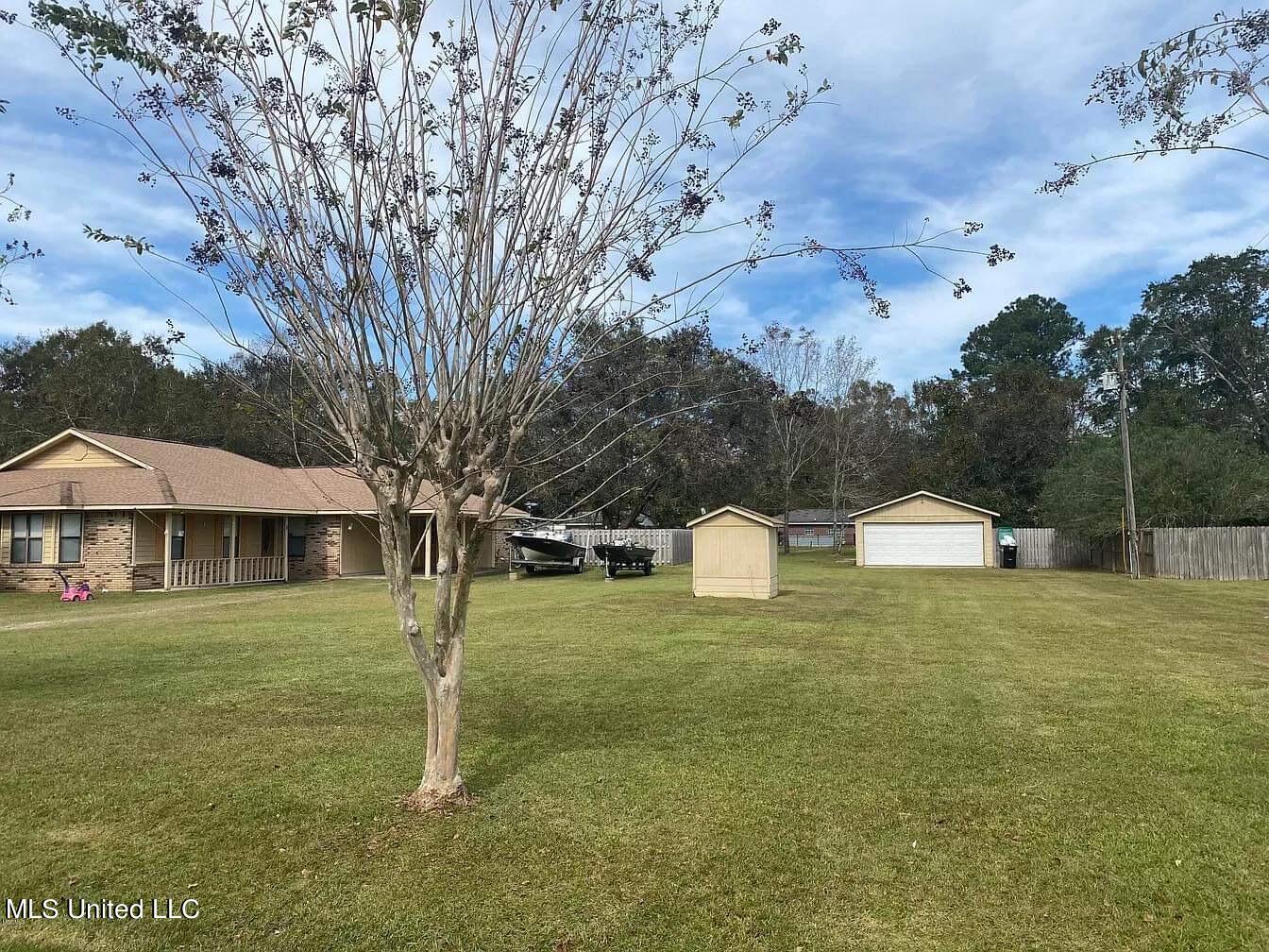 6105 McCormack Road Moss Point, MS 39562 - Photo 4 of 32 IMG_3939